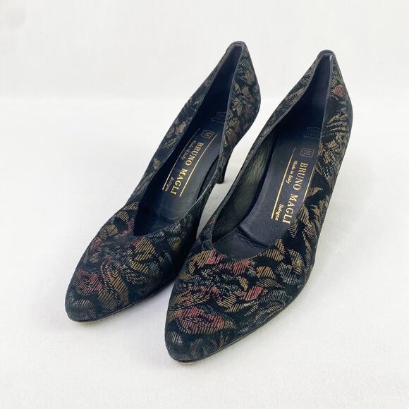 Vintage Bruno Magli Italy Tapestry Floral Heels Pointed Toe Black Multi 8 AA - Picture 1 of 7